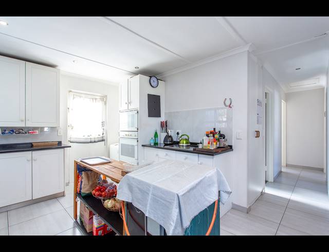 3 BEDROOM FREEHOLD FOR SALE IN LANSDOWNE